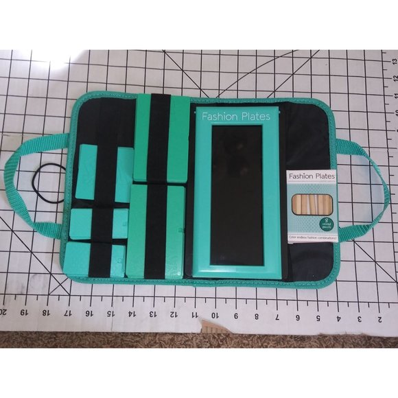 Kahootz Fashion Plates Doll Clothes Fashion Plates Arts and Craft Coloring Set - Picture 16 of 16